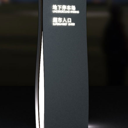 红酒标识设计：美酒佳品，红酒标识设计品味尊贵